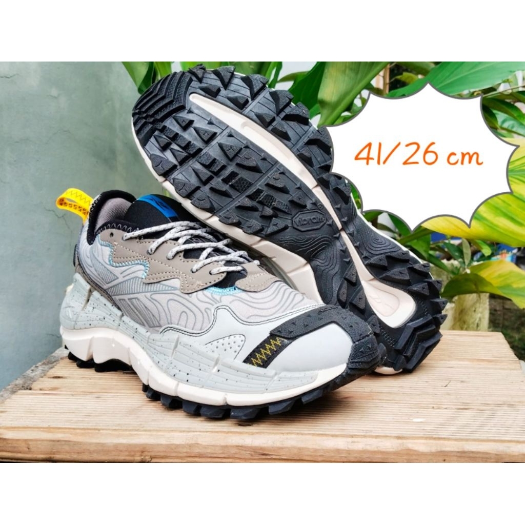Sepatu reebok zig kinetica size 41