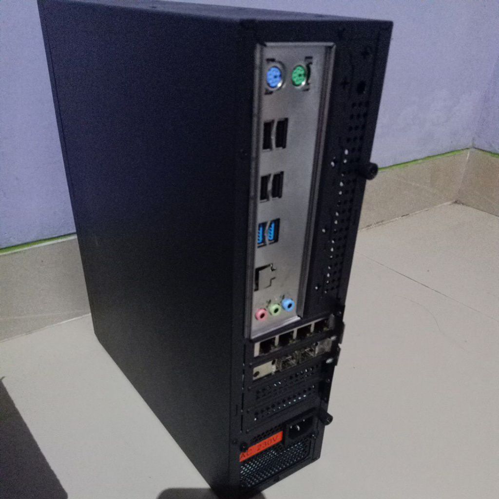 X86 DDR4 40 CPU COUNT RAM 8 GB 4 PORT LAN + 2 PORT SFP 1G