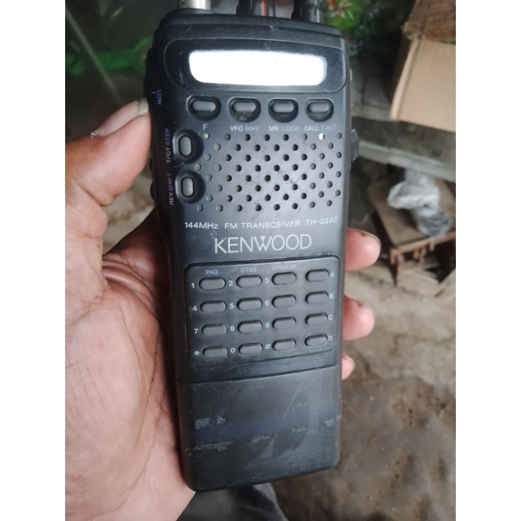 ht Kenwood th 22at VHF.