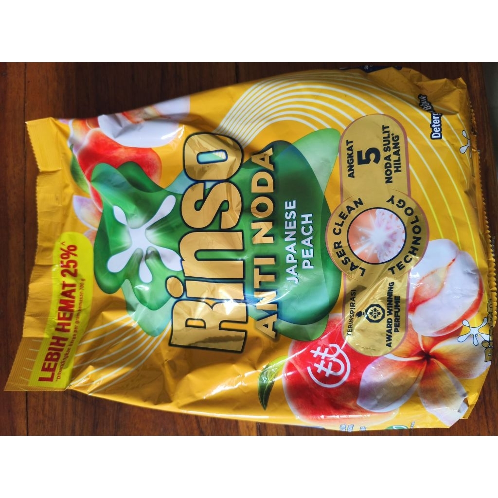 deterjen bubuk Rinso anti noda