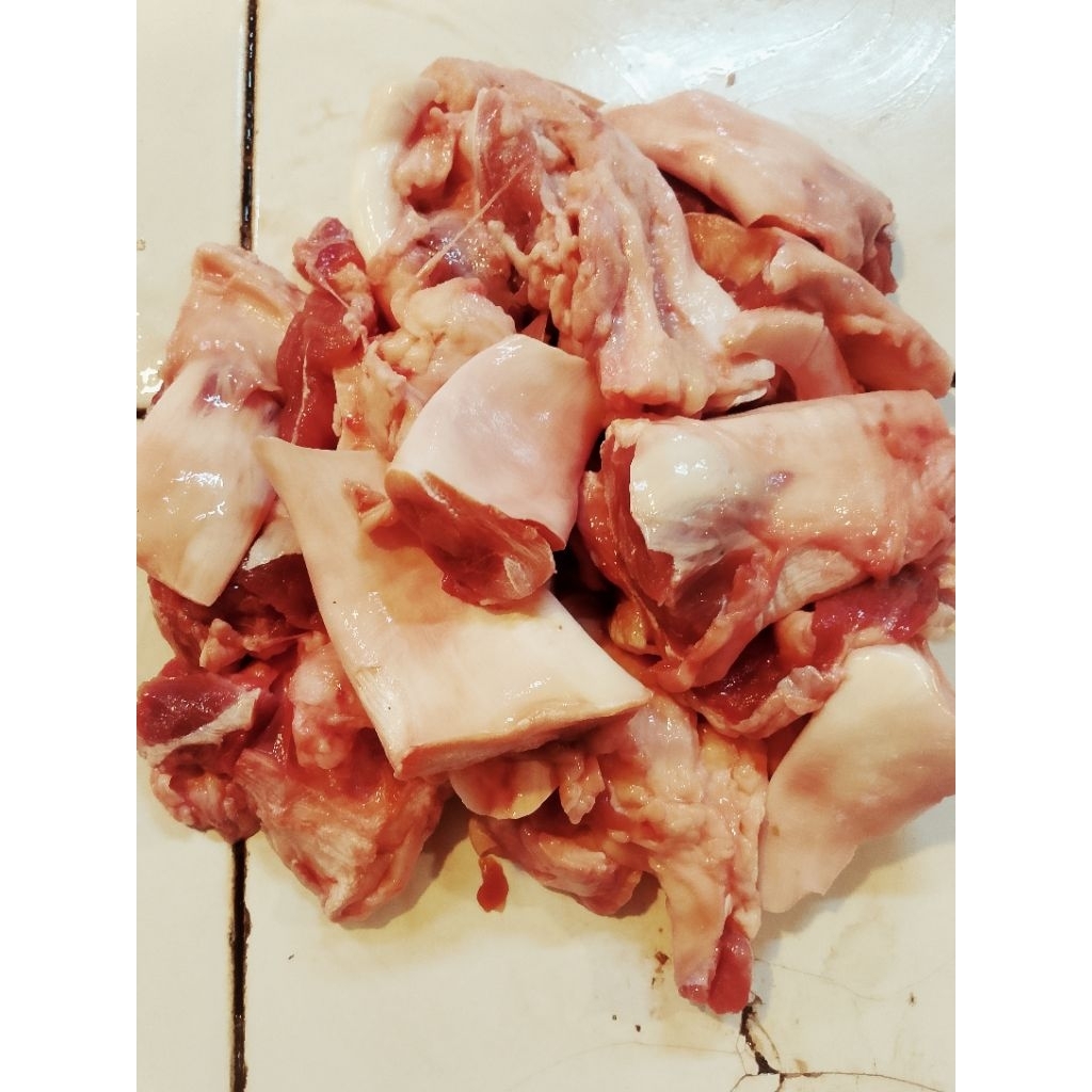 500 Gram Urat Sapi Sengkel Bersih dan Segar