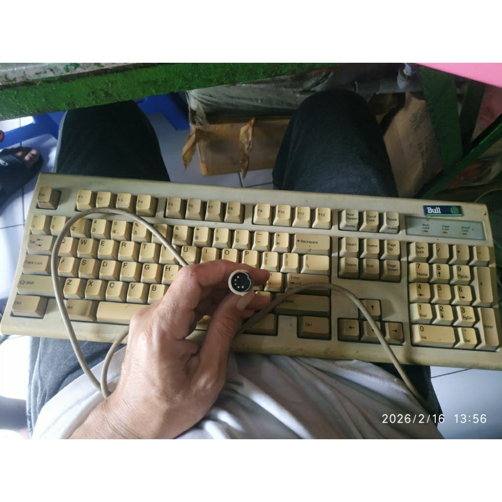 Keyboard Jadul Langka untuk PC 5 pin Besar