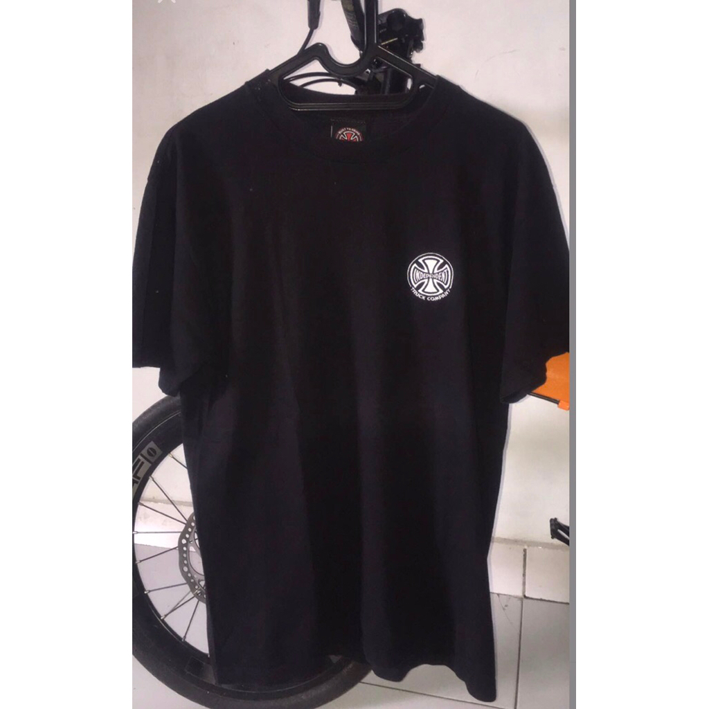 Kaos t-shirt Independent