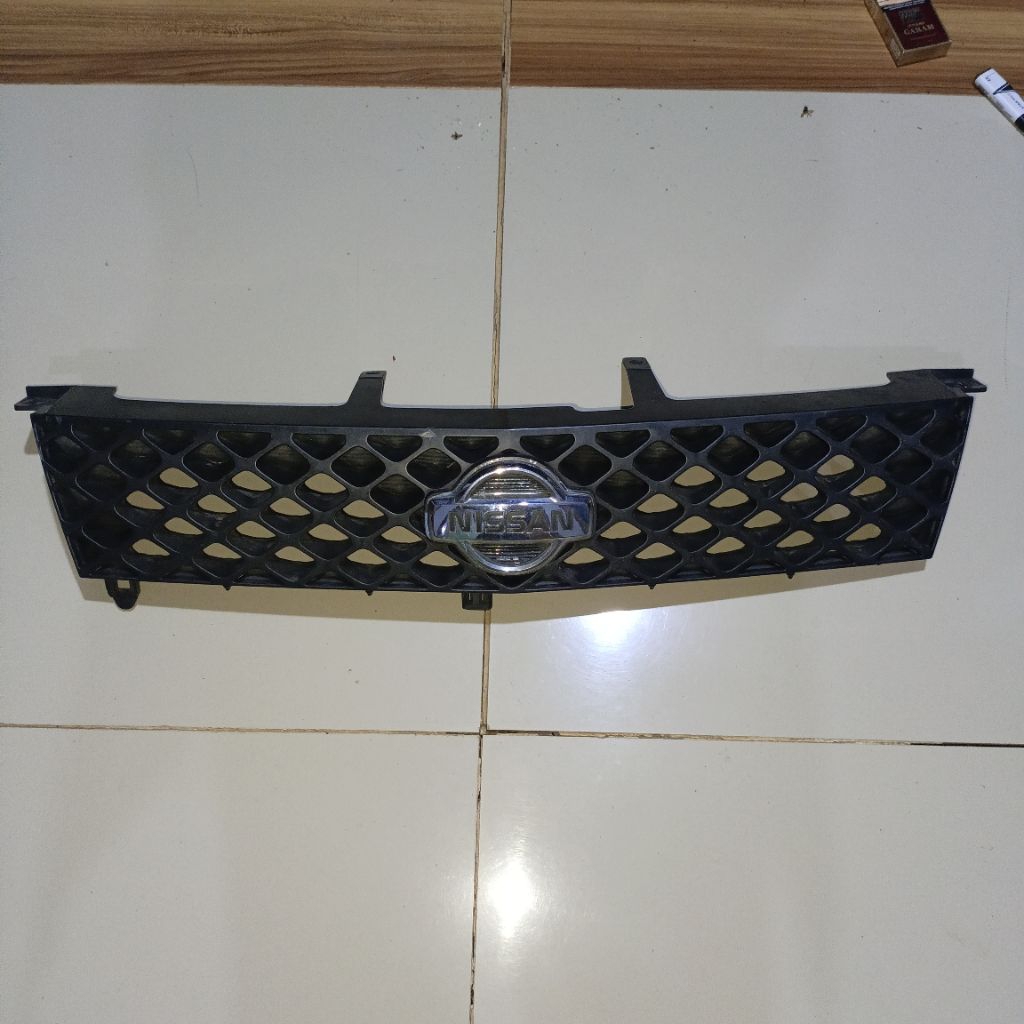 GRILL BUMPER DEPAN NISSAN X-TRAIL T30 2001-2005 ORIGINAL