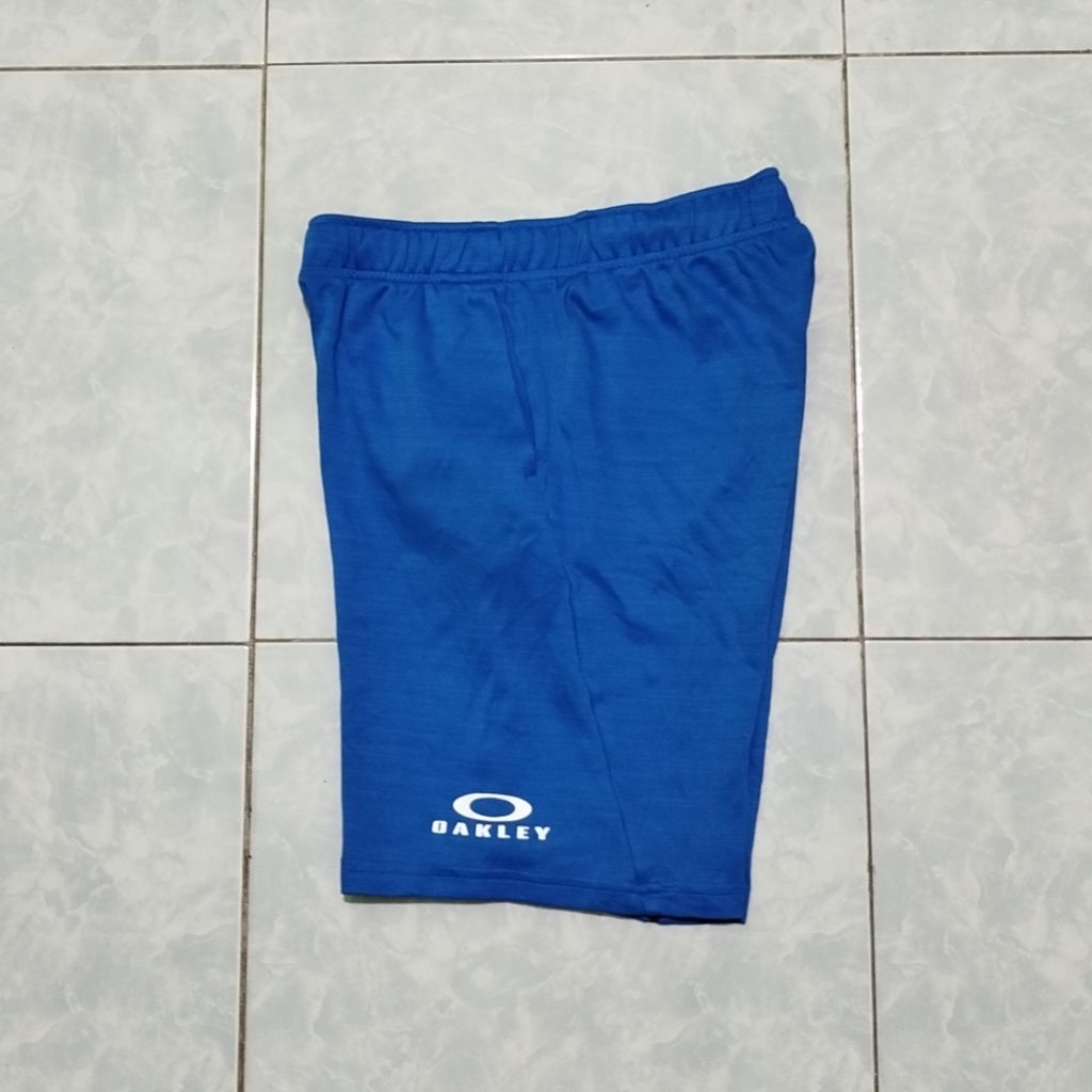 CELANA PENDEK RUNNING LARI OLAHRAGA OAKLEY SIZE S SECOND