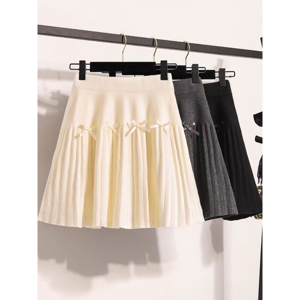 ROK TENNIS HITAM. ROK PENDEK HITAM. SKIRT BELUDRU HITAM. ROK HITAM. SKIRT PITA HITAM. ROK KERJA HITA