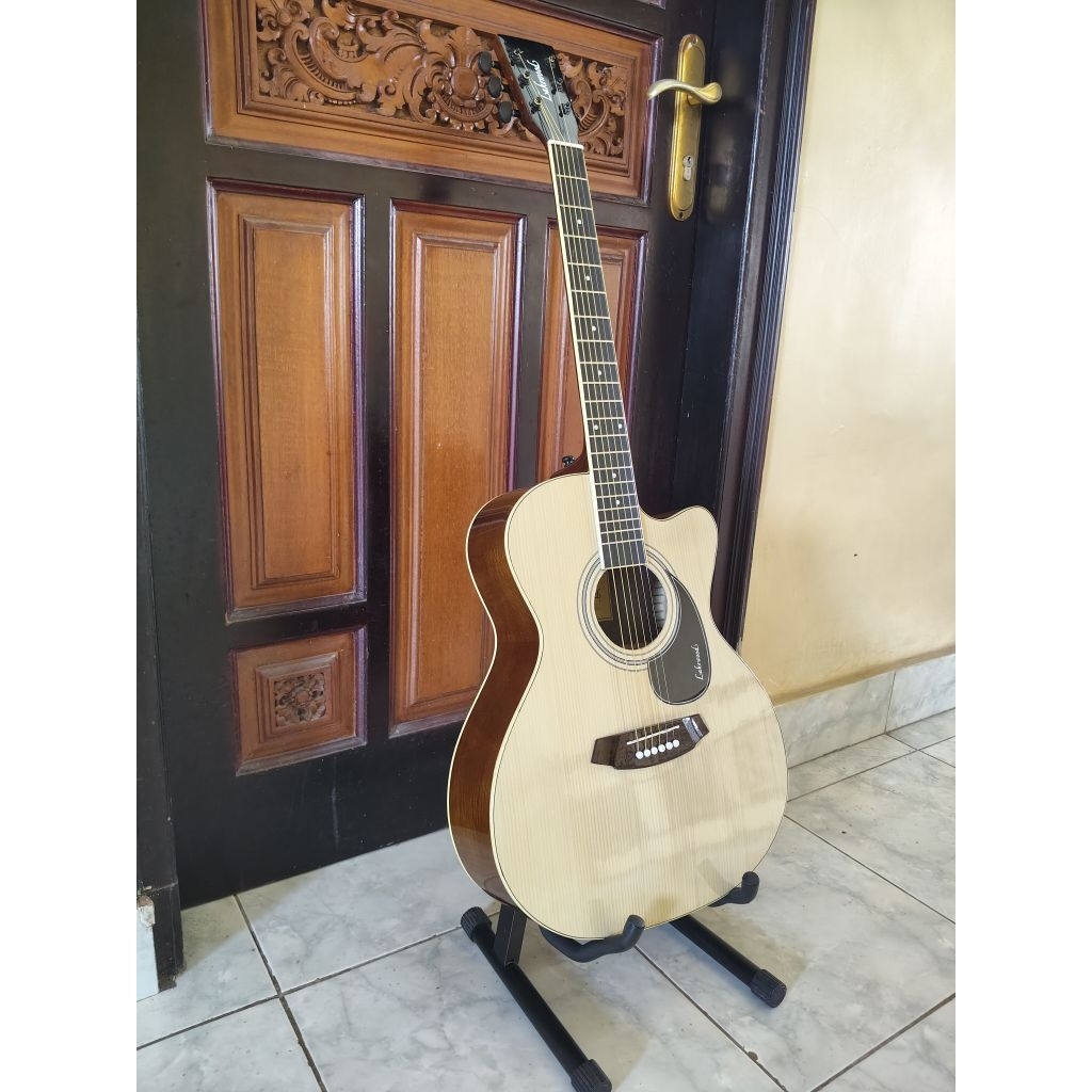 gitar akustik merek lakewood