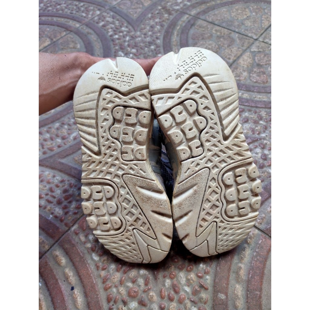 sepatu wanita bekas pakai