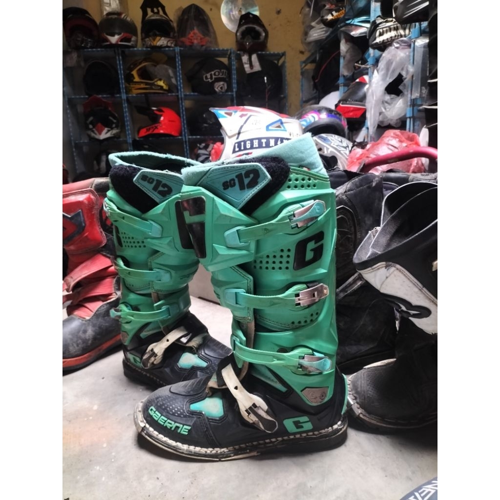 sepatu trail gaerne sg 12