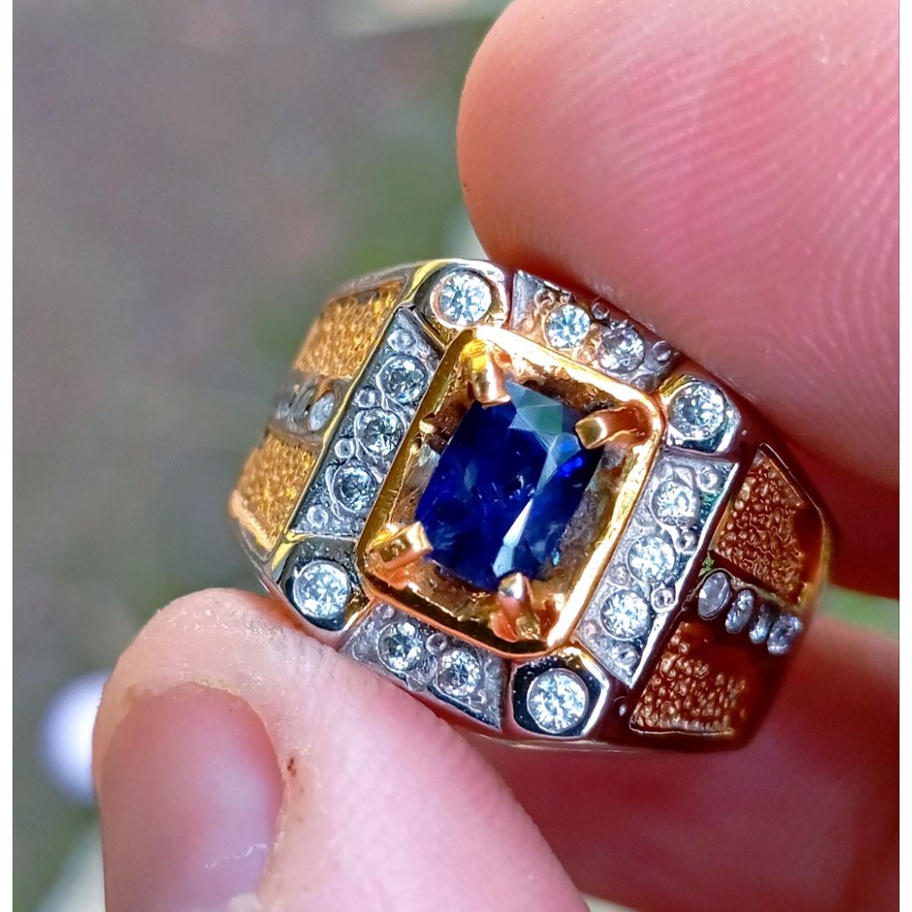 vivid blue royal blue safir Ceylon memo