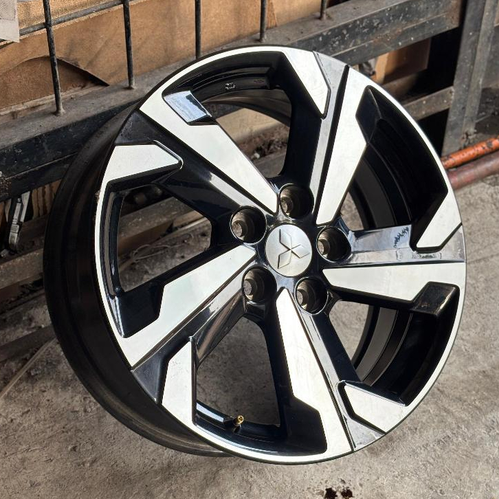 Paketan Velg Standar Pajero Xpander Navara BRV + Ban Bridgestone