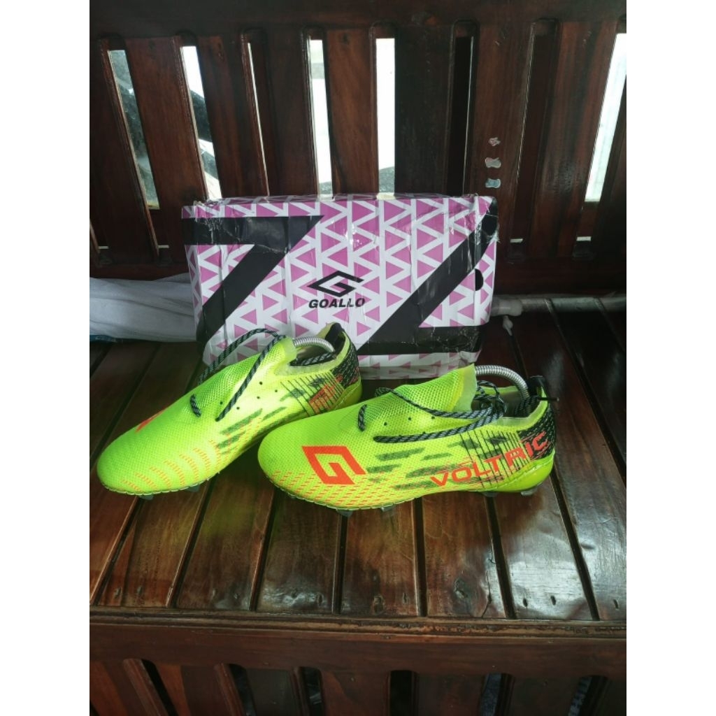 Sepatu bola goallo voltric masih baru ukuran 43