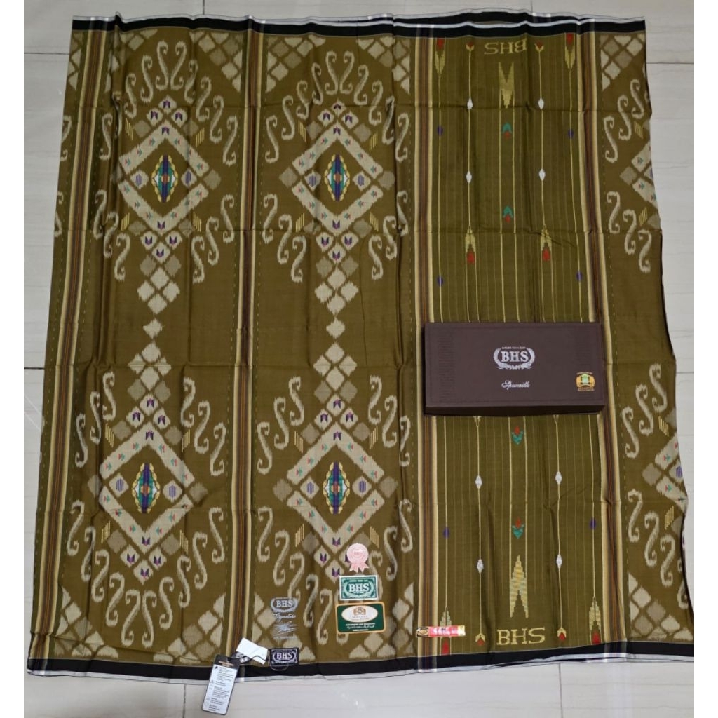 Sarung BHS ROYAL MS Motif SKI Silver