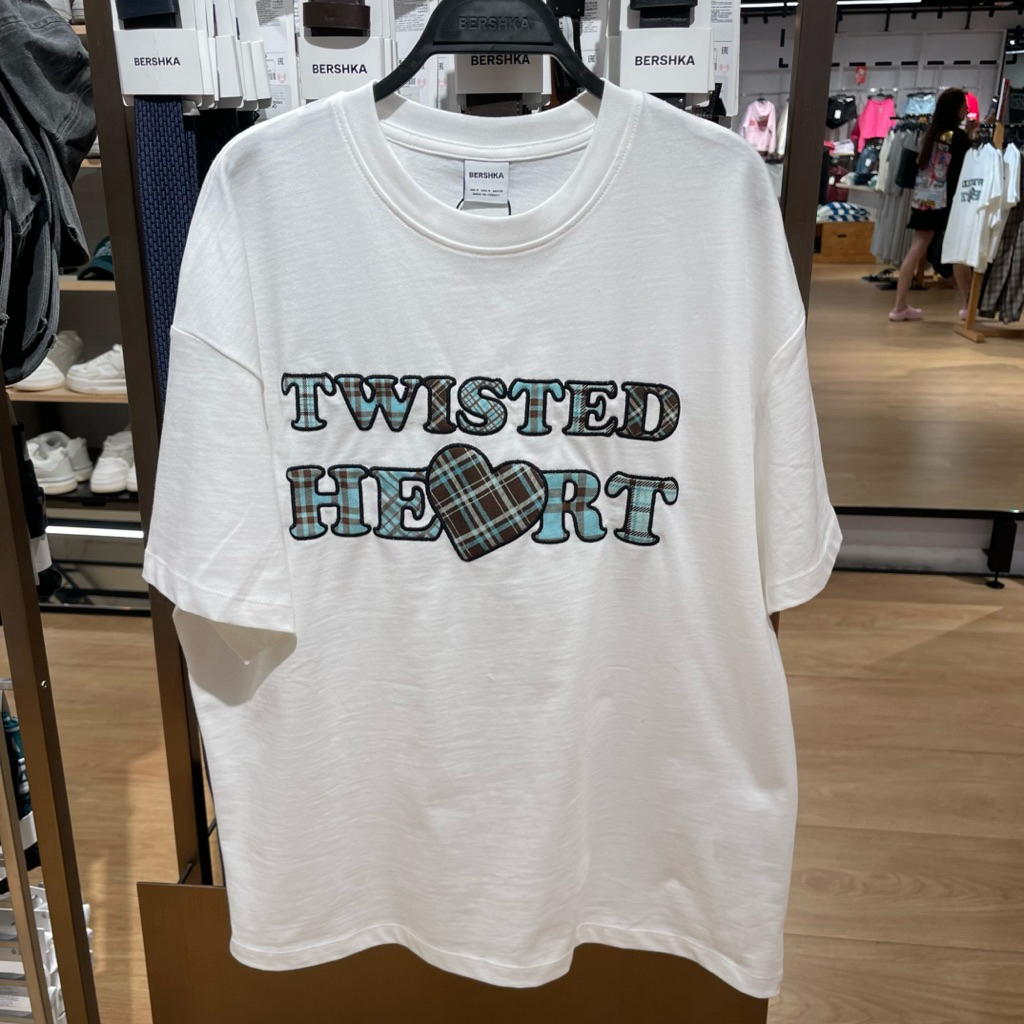 Kaus T-shirt BERSHKA Women Jastip (jasa titip)