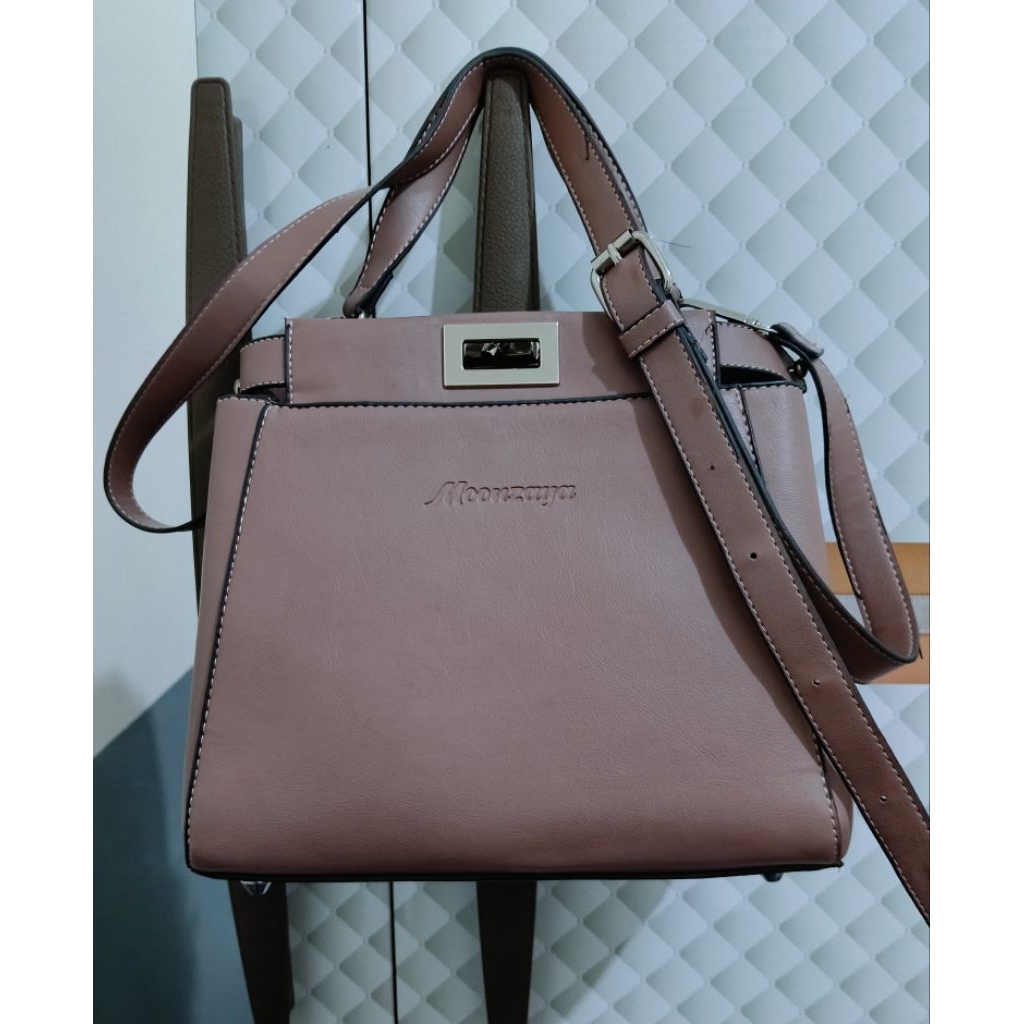 Tas Selempang Monzaya
