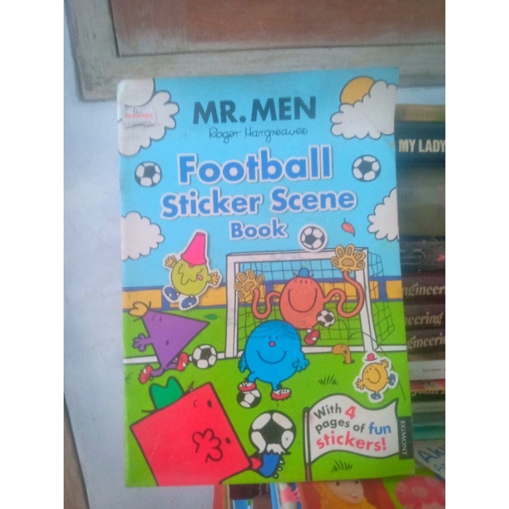 buku anak MR.MEN Football striker scene book