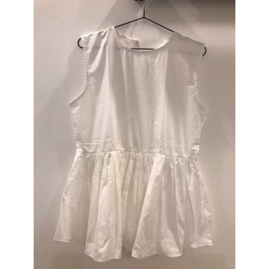 Preloved - Inner Balon Sleeveless by Youniq