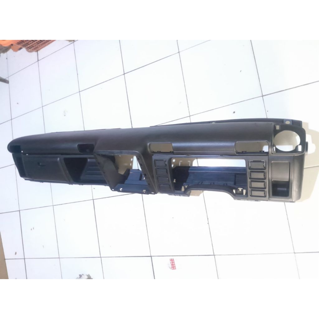 Dasbor dashboard bagian atas canter turbo ps110/125 warna hitam 100% Original