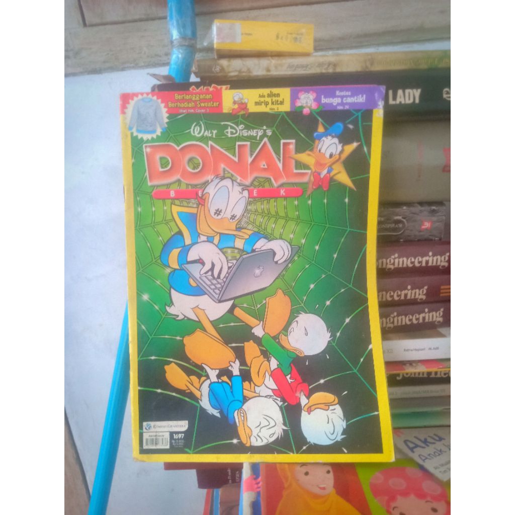 buku majalah Donal bebek