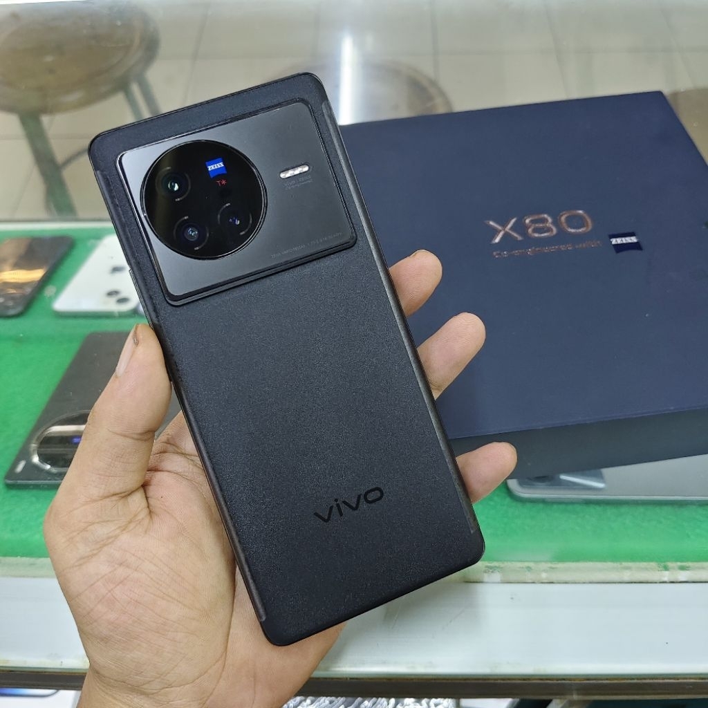 Vivo X80 5G 12/256 second Resmi