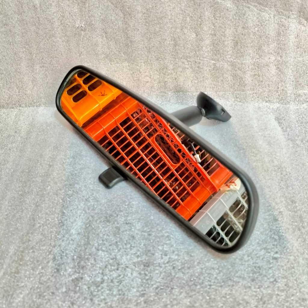 kaca spion dalam mobil toyota Yaris original