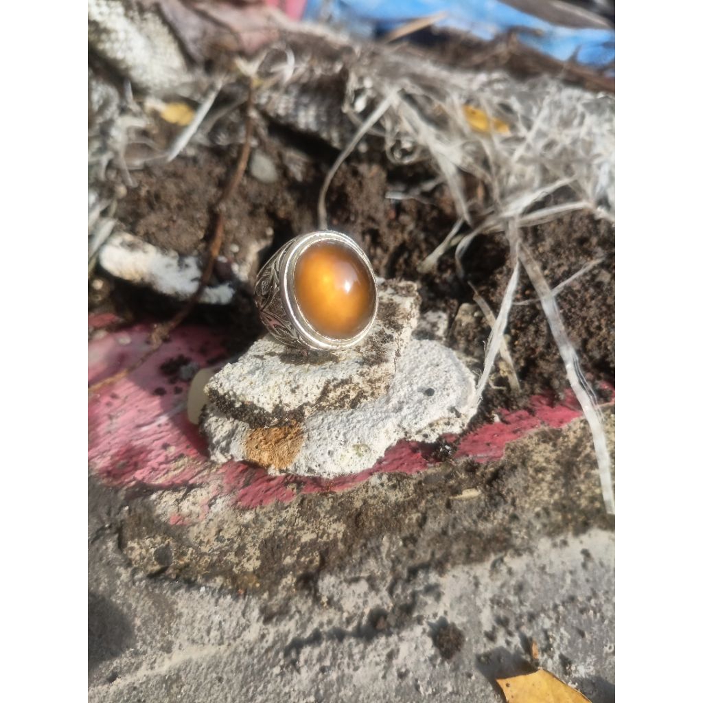 Batu solar padang giwang