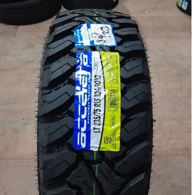 Ban Mobil Offroad Type M/T Ukuran Ban 235 75 R15 Merk Accelera M/T
