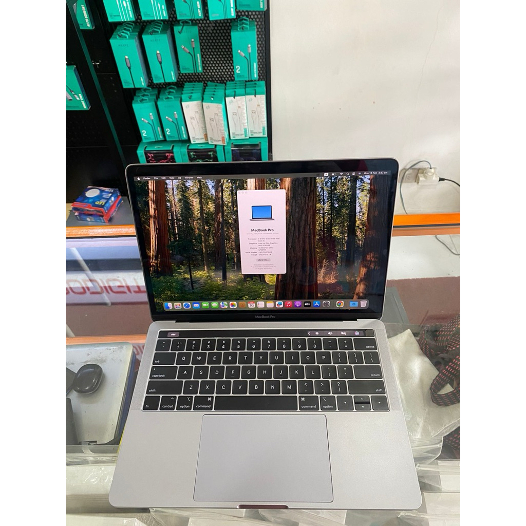 Macbook Pro 2018 Touchbar 16/512GB Garansi 1 Bulan