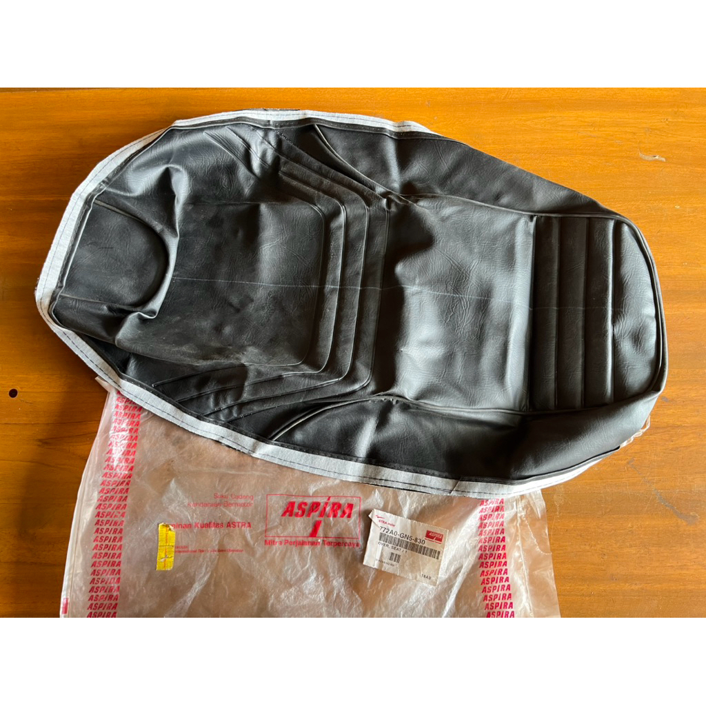 Cover Kulit jok honda Astrea Grand Bulus Impresa Legenda Original asli NOS 772A0-GN5-830