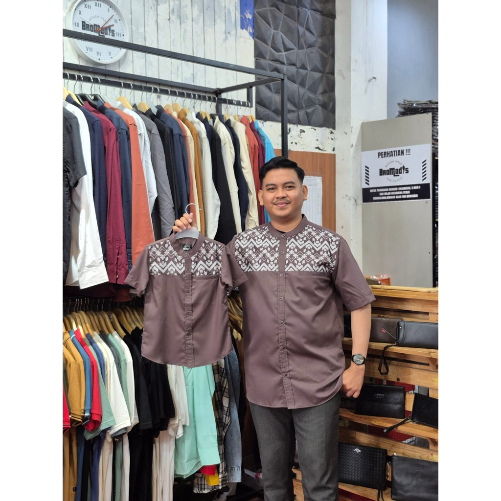 BAJU KOKO BATIK LENGAN PENDEK