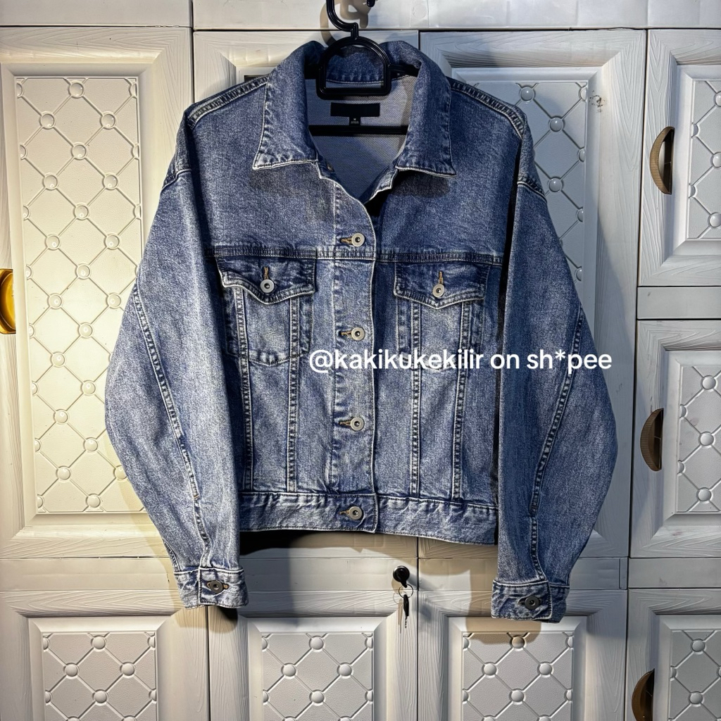 [ Preloved ] UNIQLO - Jaket Crop Denim Size M