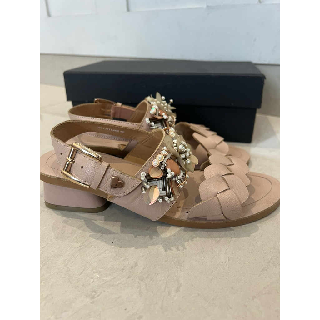 Preloved Like New Pvra Talia Heels