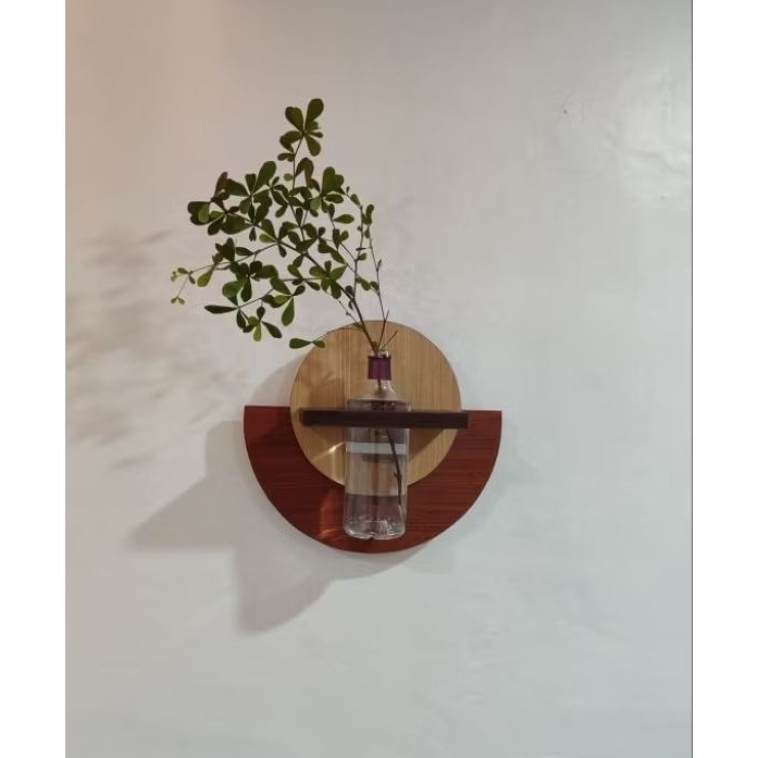 Hiasan dinding vas bunga