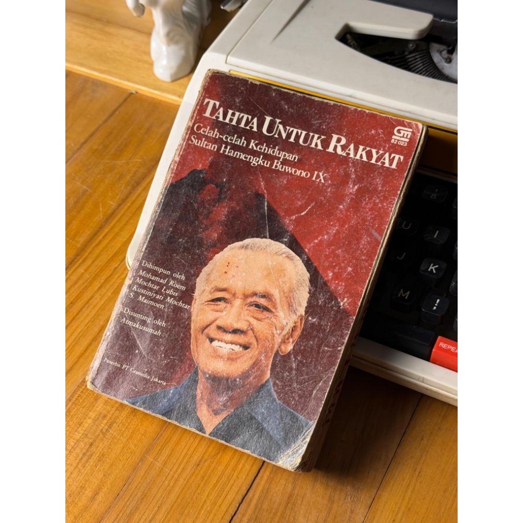 Buku Tahta Untuk Rakyat - Atmakusumah