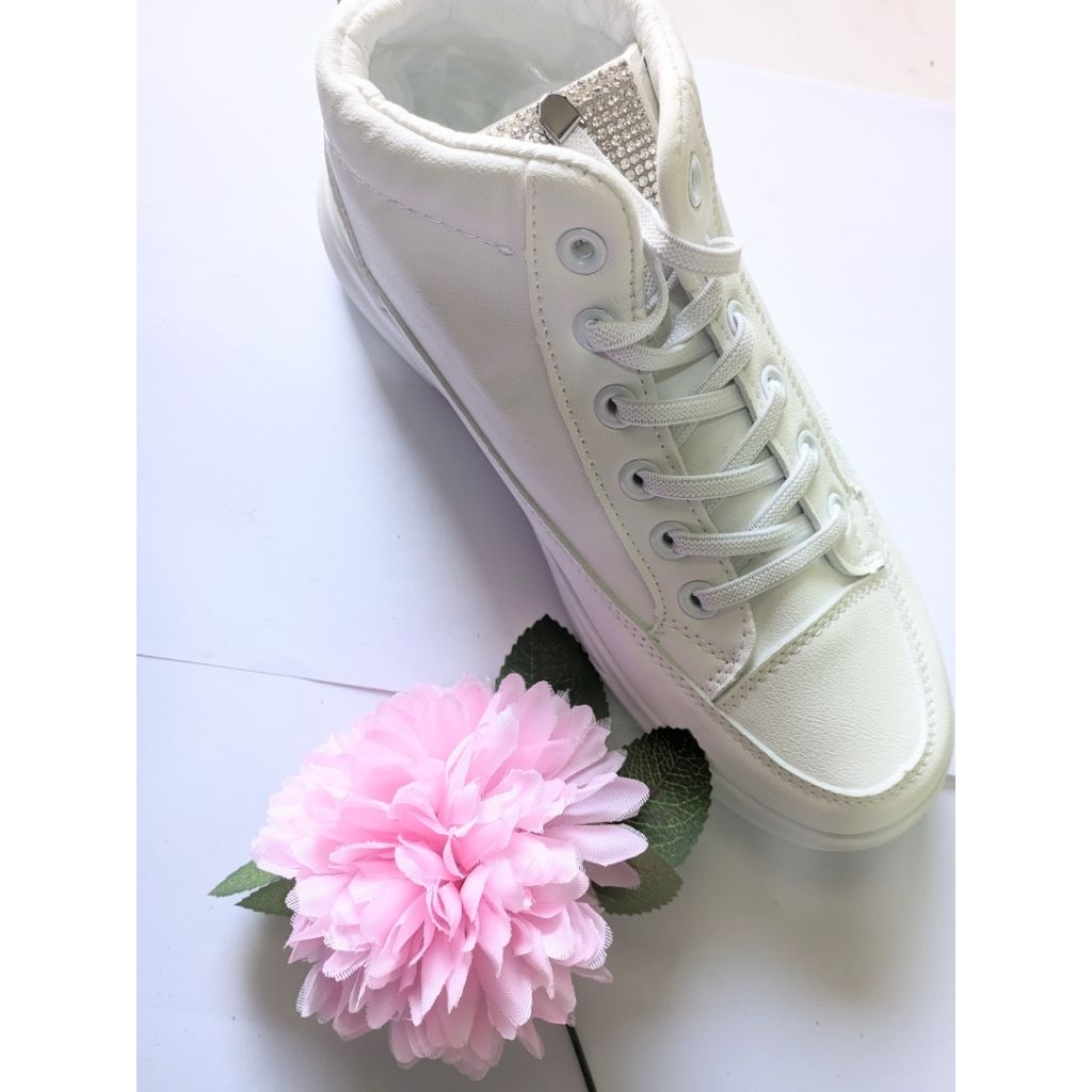 Sneakers High Top Wanita Putih Premium