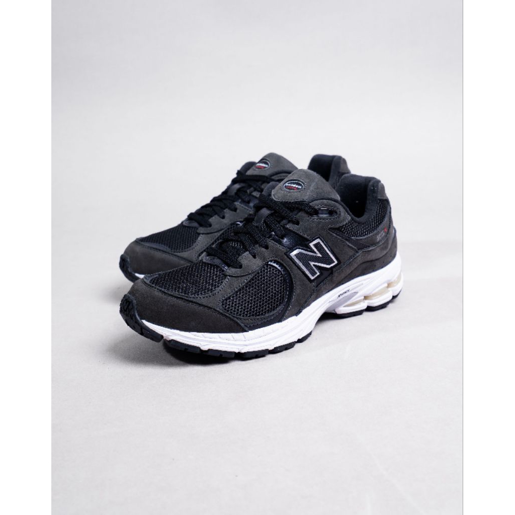SEPATU SNEAKERS NEW BALANCE NB 2002R DARK GREY BLACK ML2002RB ORIGINAL
