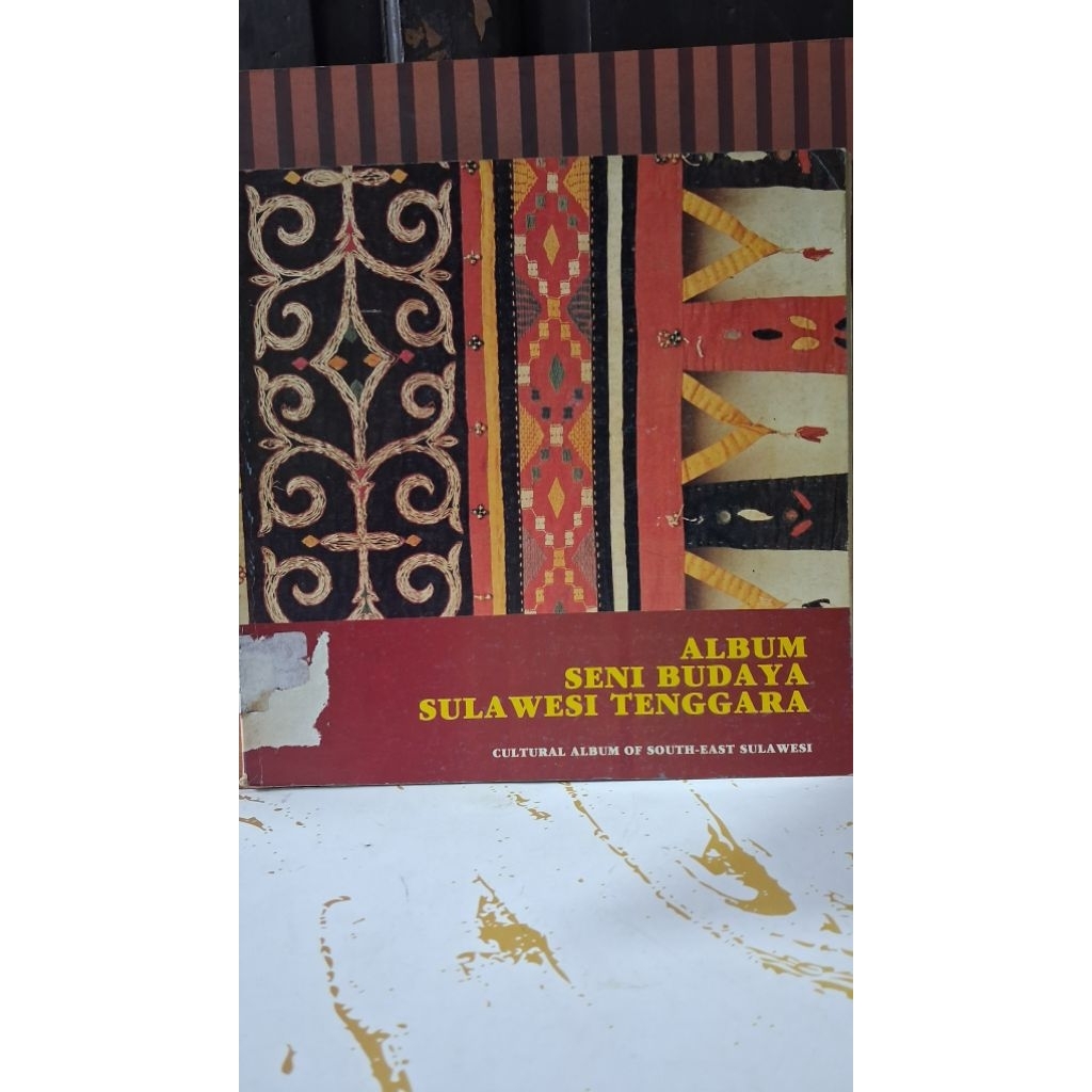 Album Seni Budaya Sulawesi Tenggara - Departemen Pendidikan dan Kebudayaan