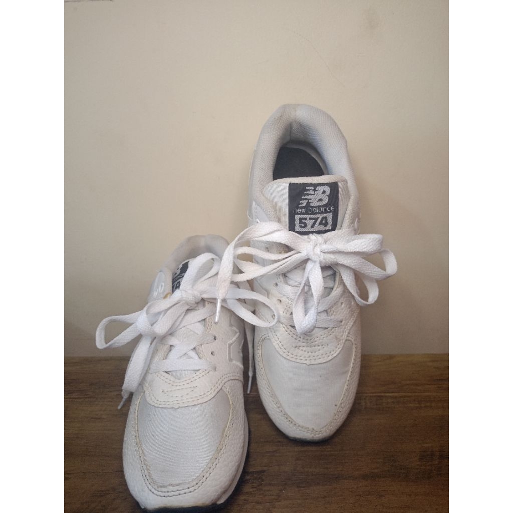 sepatu second NB 574