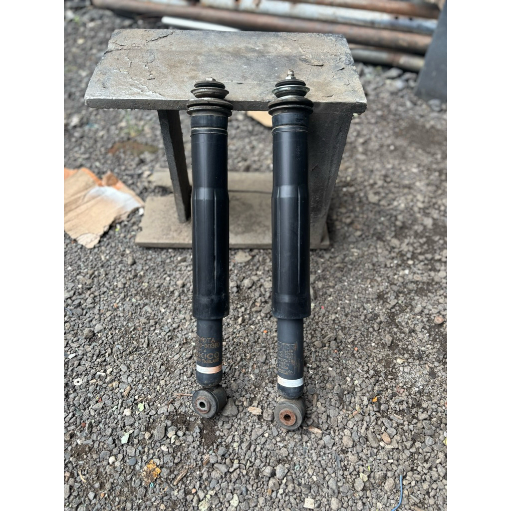 shock belakang yaris bakpao 2012 original