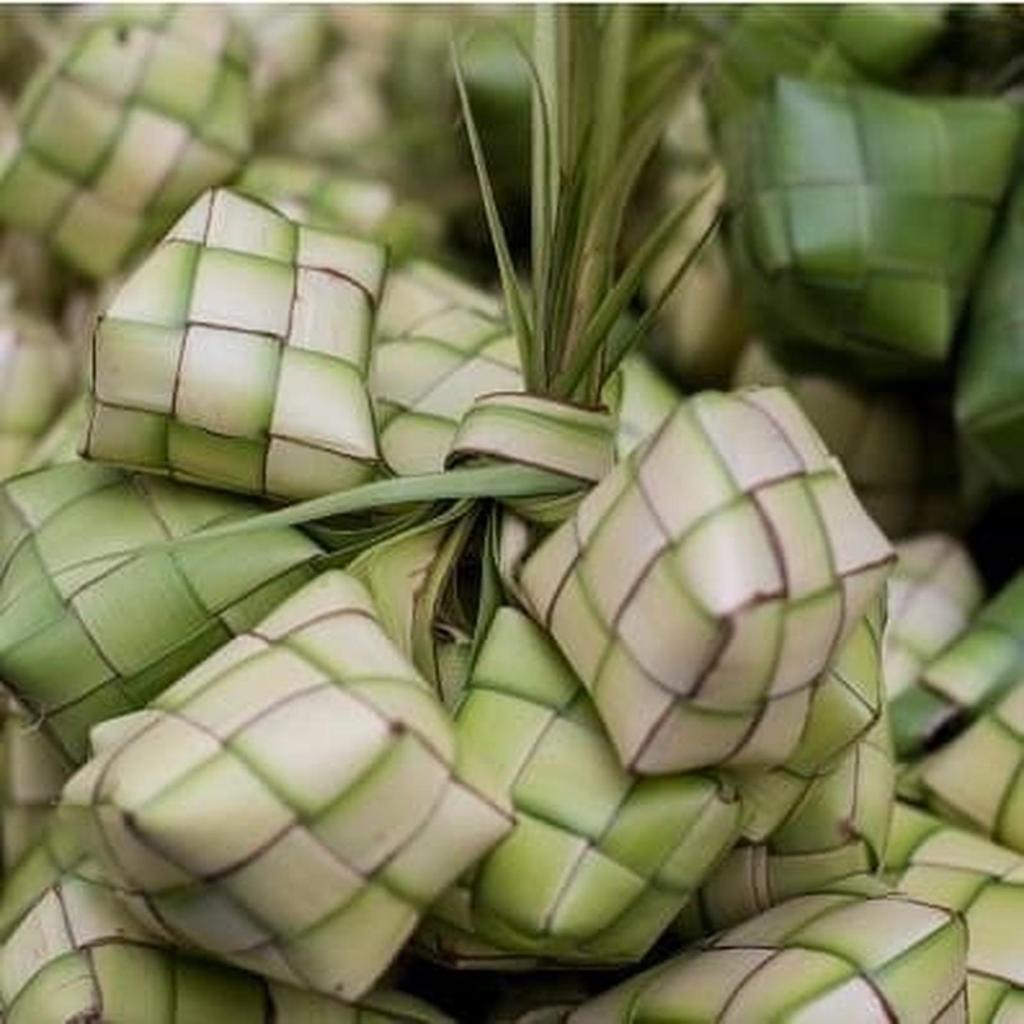 Daun Kelapa Ketupat Jadi Anyaman Kupat Lebaran Kulit Janur Kelapa Daun Kelapa Ketupat Jadi Anyaman K