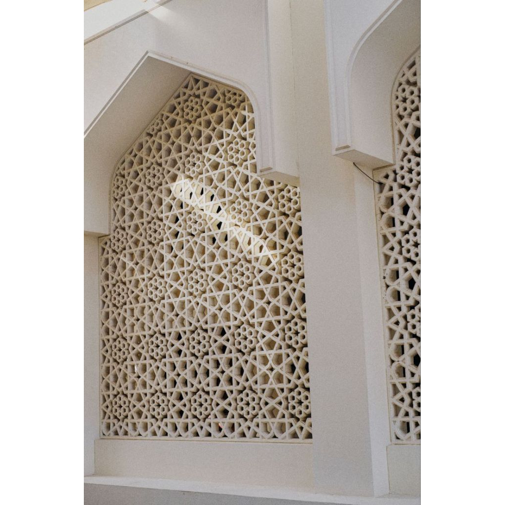 Panel GRC Krawangan Custom Ukuran – Partisi Ruangan Estetik & Tahan Cuaca