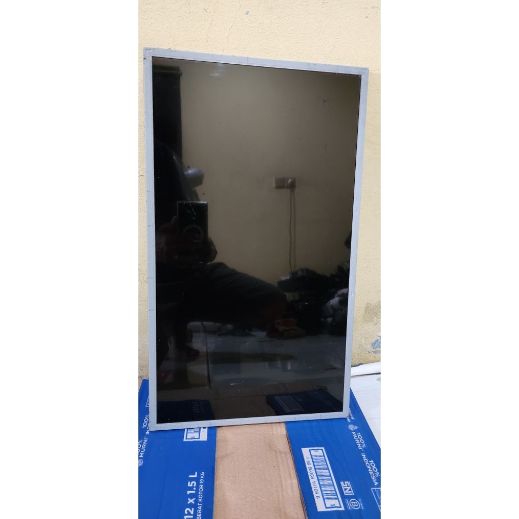Layar TV led LG 22in Layar panel TV led LG 22in copotan original