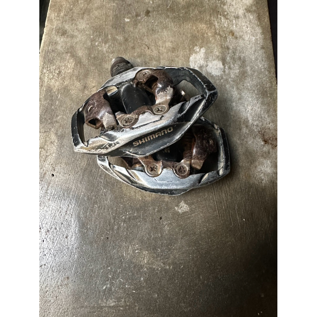 Pedal clipless cleat shimano m530