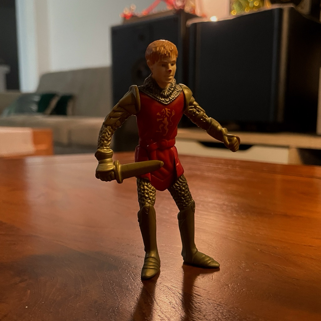 Action Figure Mainan Peter Pevensie Narnia