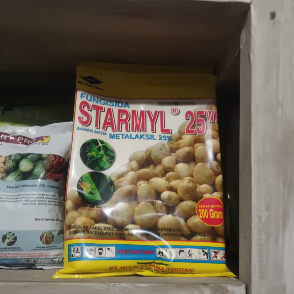Fungisida starmyl 25wp bahan aktif metalaksil25% kemasan 200gr