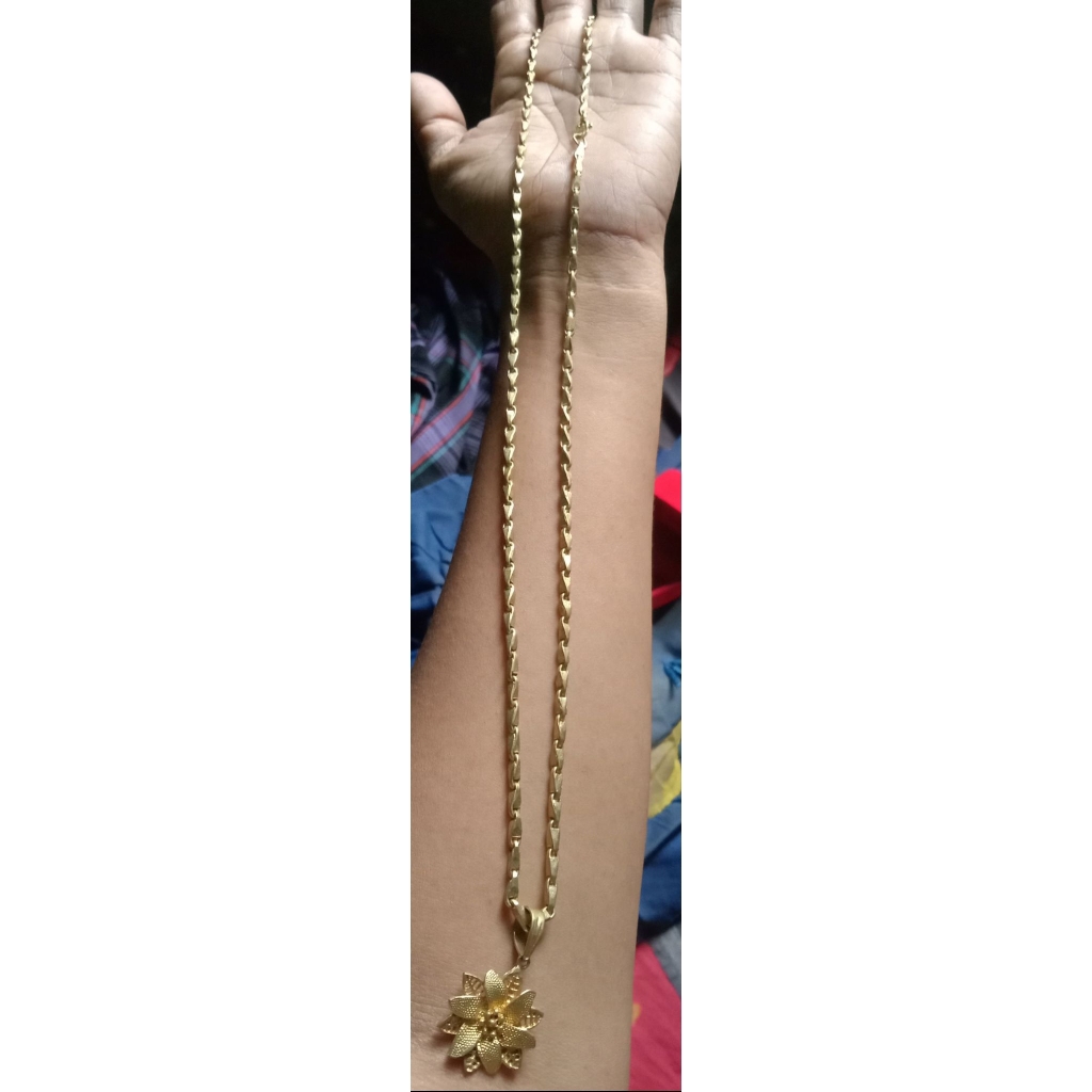 perhiasan emas imitasi