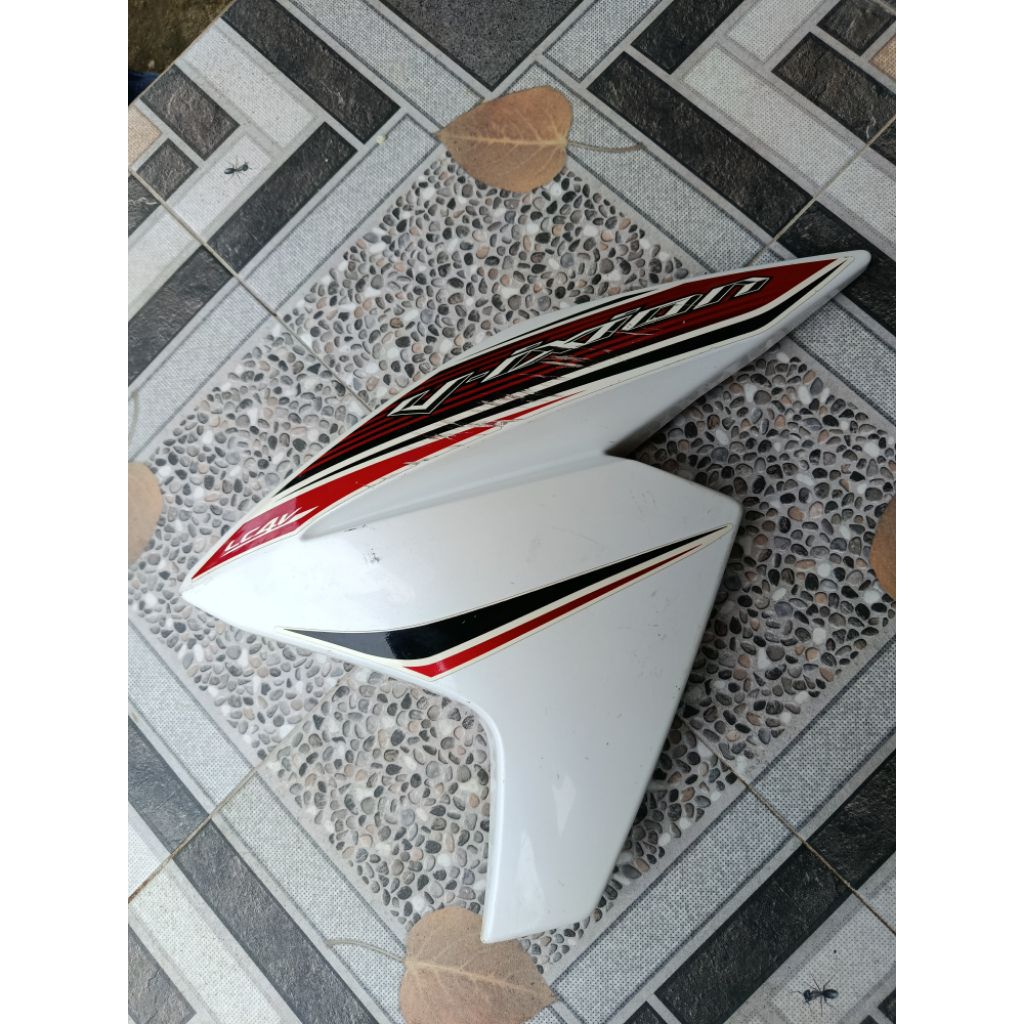 Sayap kiri Vixion new original