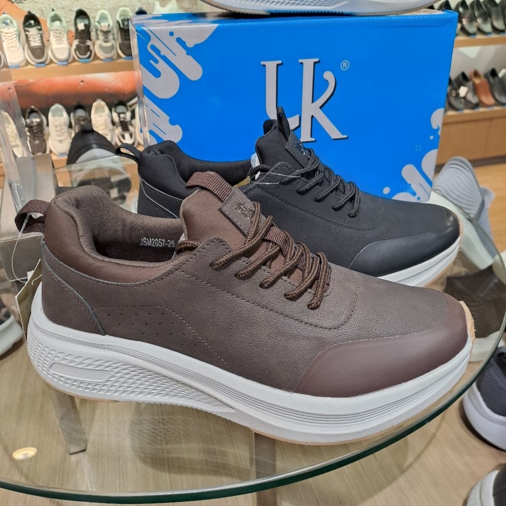 sepatu sneakers pria yongki komaladi