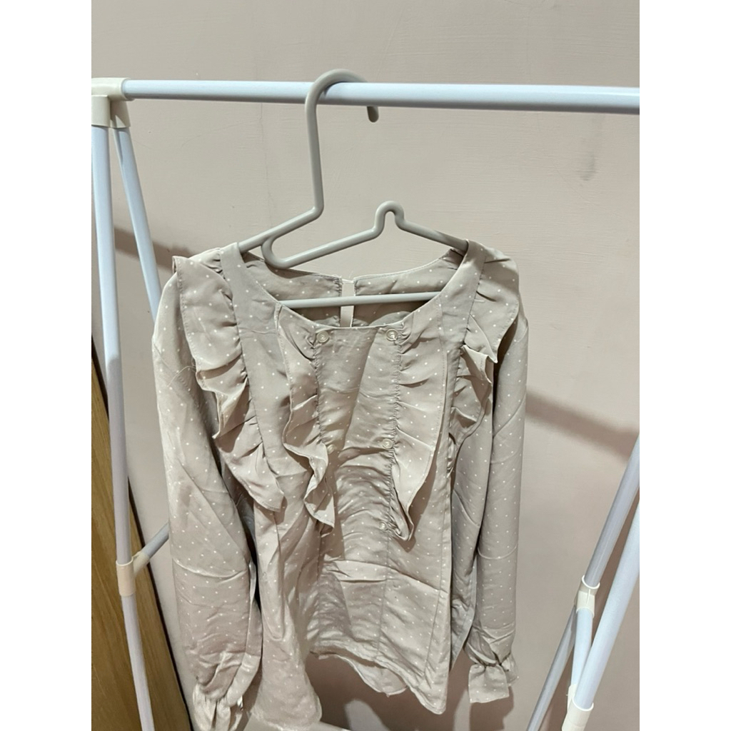 Preloved Blouse Ruffle Polkadot