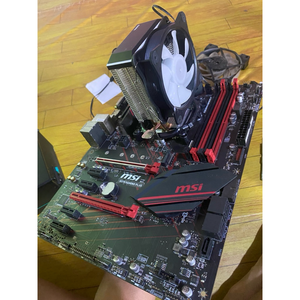 Paketan mobo + procesor i3 8100